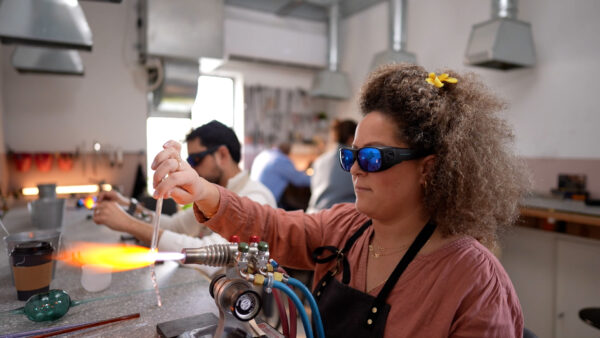 שובר מתנה לסדנת פיסול זכוכית זוגית